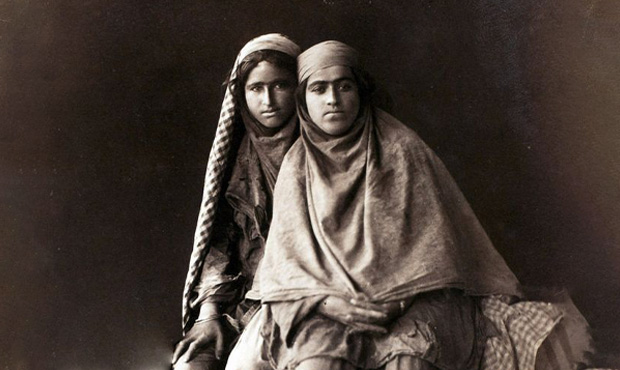 تاریخچه شال و روسری در ایران از زمان قاجار